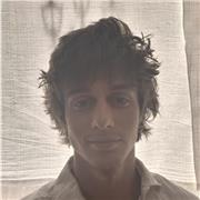 Offro lezioni private per studenti dalle scuole elementari alle superiori. Posso occuparmi di singole o più materie.